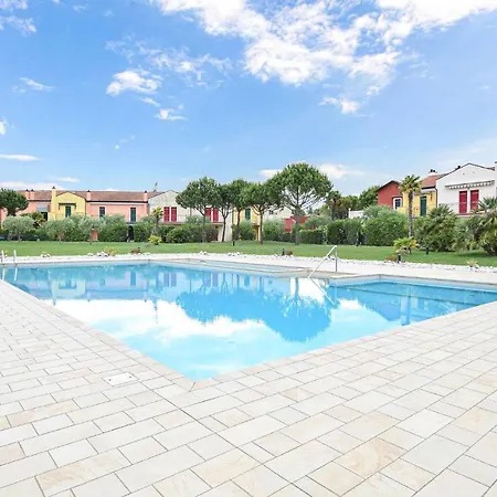 2 Bedroom Stunning In Aprilia Marittima