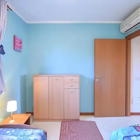 2 Bedroom Stunning In Apartamento
